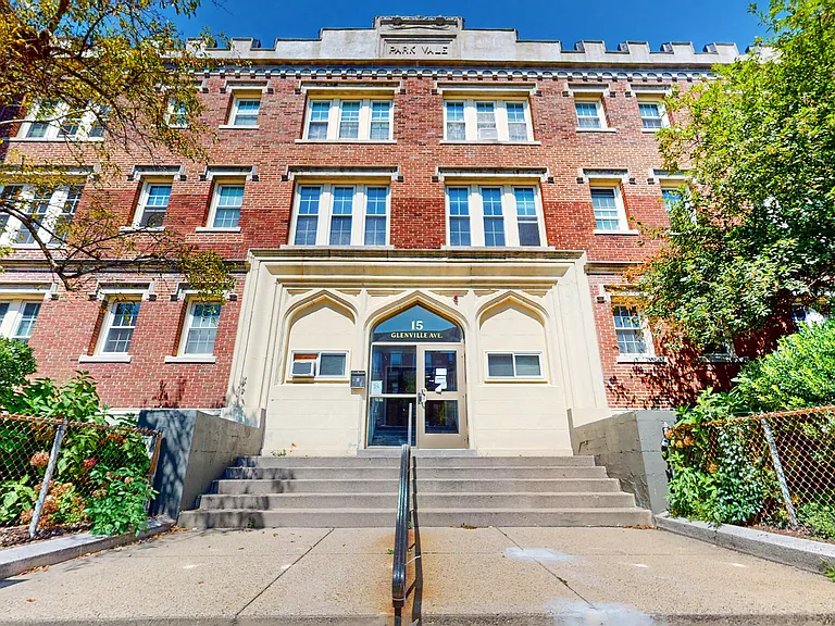 15 Glenville Ave #15 — Photo 8