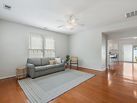 3rd image of 7826 Heaton Way
