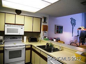 3rd image of 17 Village Del Prado Cir