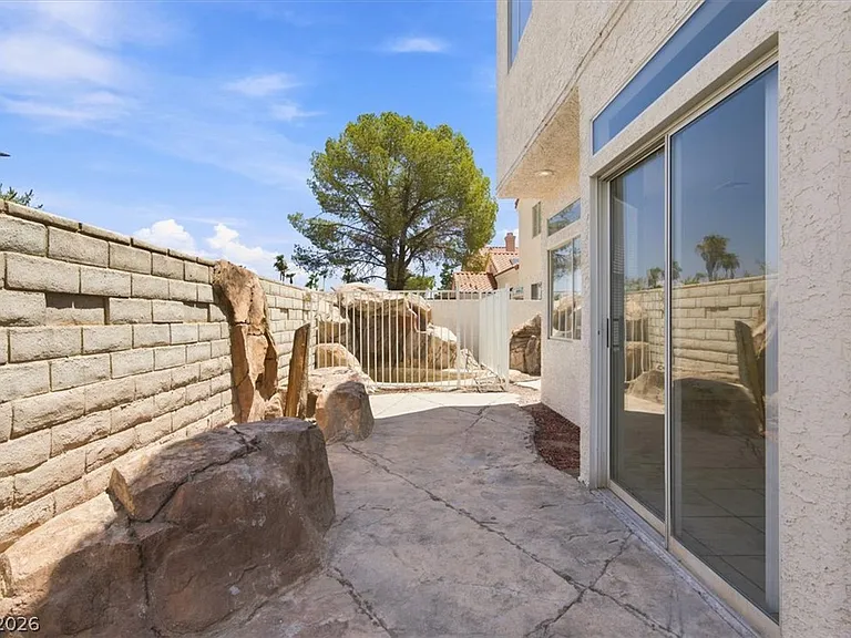 2576 Silver Shadow Dr — Photo 22