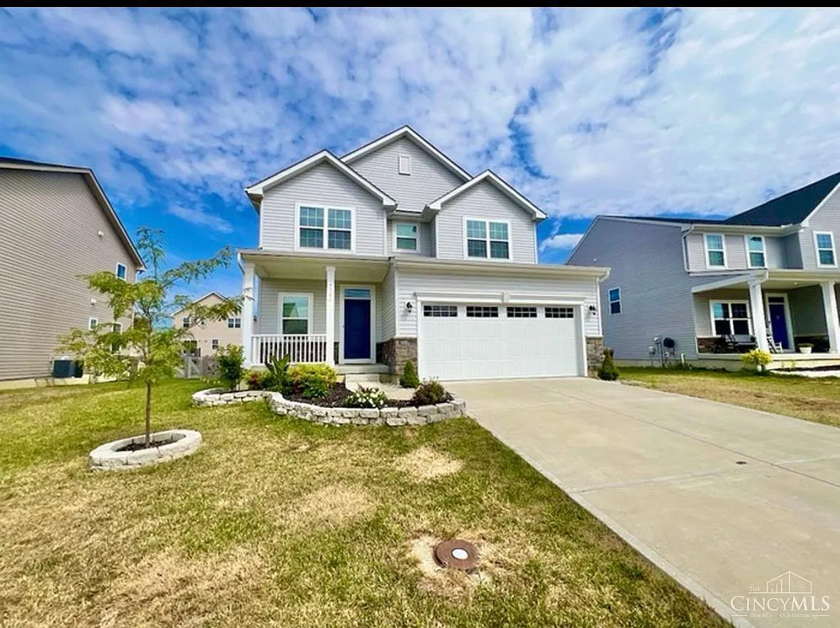 4 bed, 2.5 bath, 1788 sqft, $2,700 — Photo 1