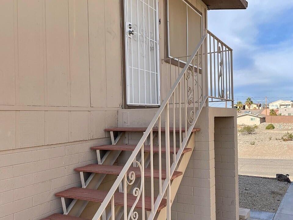 1st image of 2130 Sahara Dr APT 4