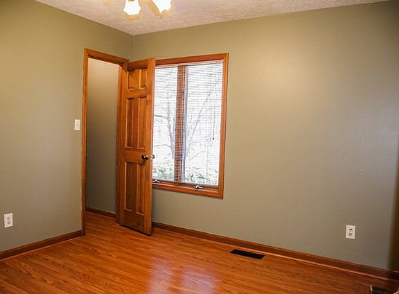 5th image of 280 Fern Hill Dr