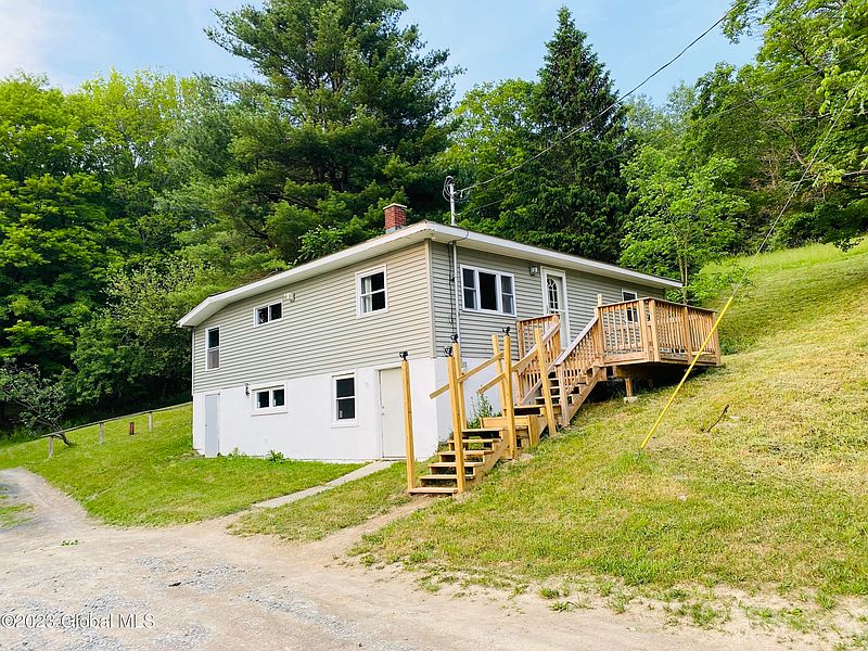 3rd image of 276 Luther Road