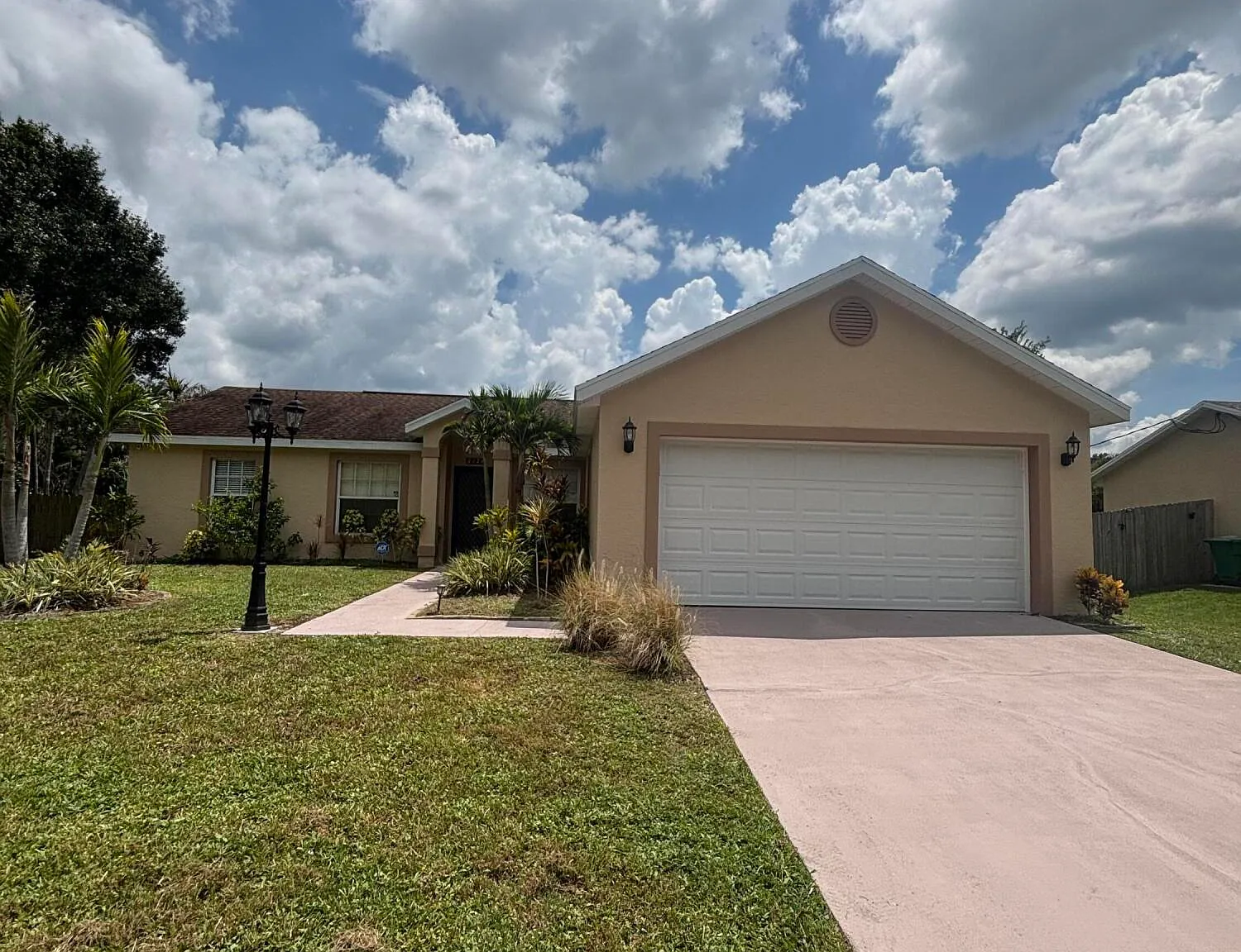 3 bed, 2.0 bath, 1427 sqft, $2,650 — Photo 1