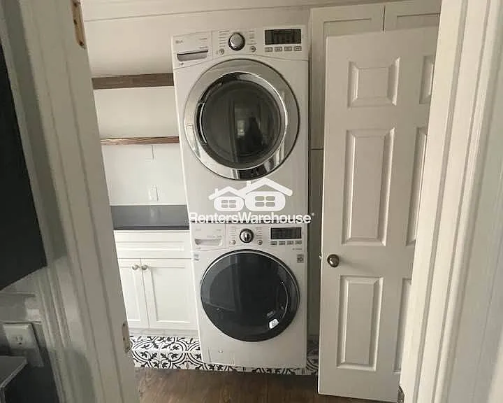 64 Bass St SE — Photo 8