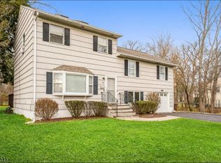 100 Irving Ave, Livingston, NJ 07039
