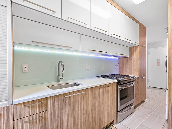 2nd image of 2944 W 5th St Floor 14-14G-14G