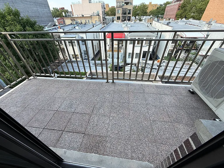56th St — Photo 5