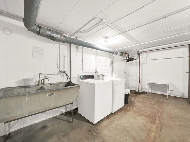18217 Exchange Ave #2 — Photo 4
