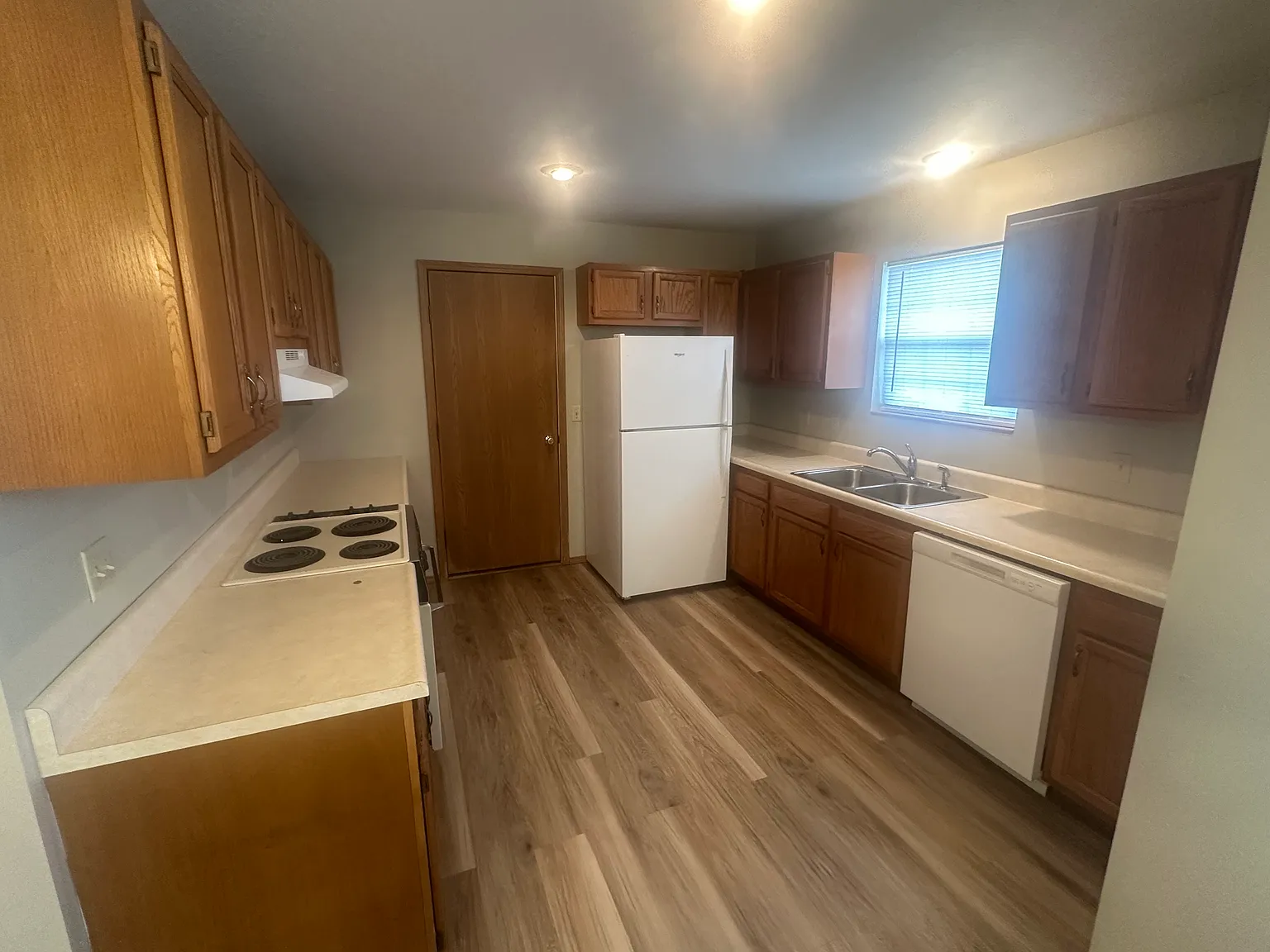 2 bed, 1200 sqft, $1,200 — Photo 2