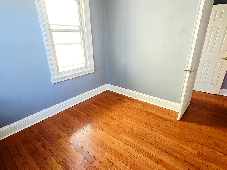 225 Lembeck Ave #1A — Photo 3