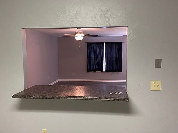 4th image of 443 Janie Ln