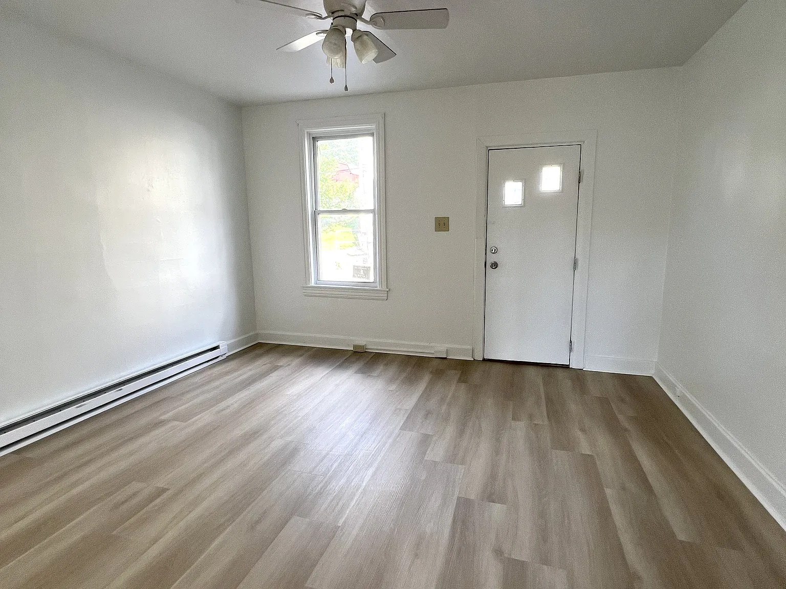 2 bed, 1200 sqft, $1,450 — Photo 2
