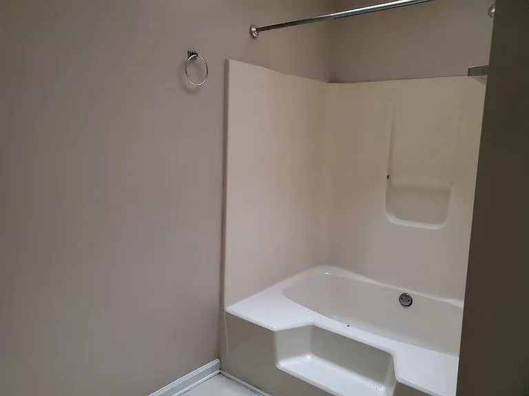111 Woodfield Pl — Photo 8