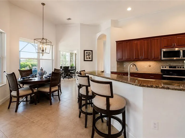 8263 Potomac Ln — Photo 21