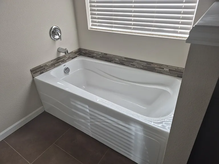 Large soaking tub in Master bath