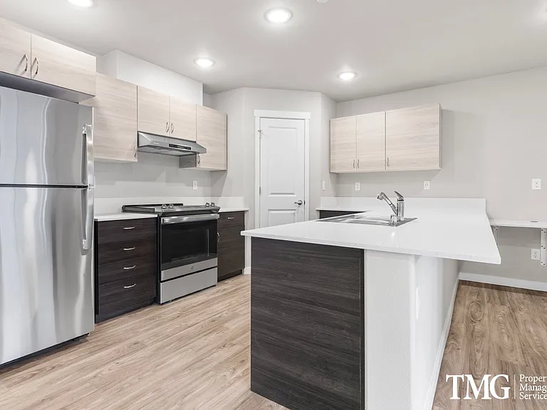 Waterford Terrace Apartments — Photo 49