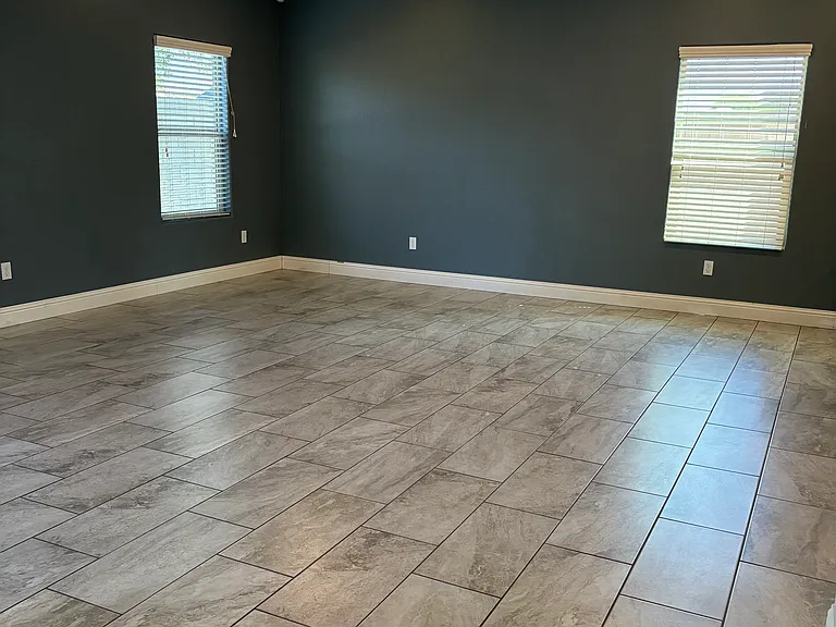 2214 N Hall Ct — Photo 4