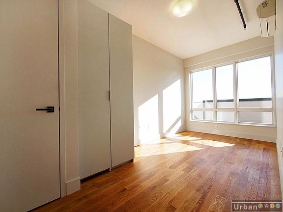 3rd image of 882 Dekalb Ave #704