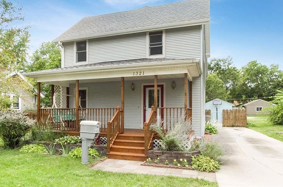 1st image of 1321 Douglas Ave