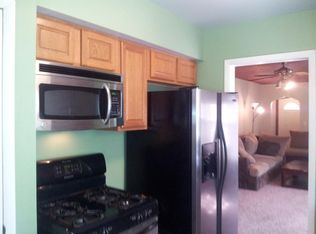 527 39th St, Moline, IL 61265