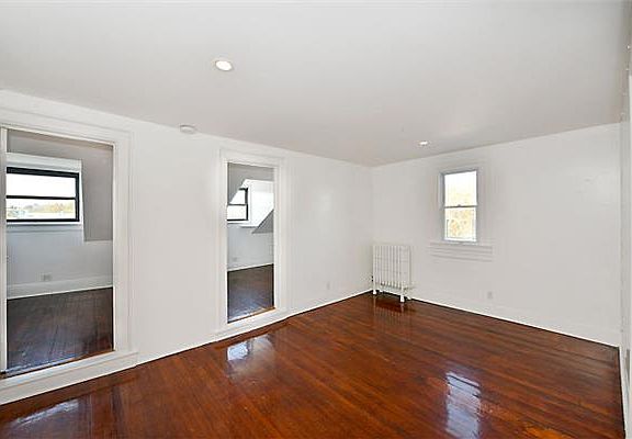 2nd image of 55 Cambridge Pl #4