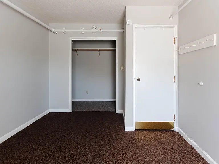 1712 W University Ave — Photo 8