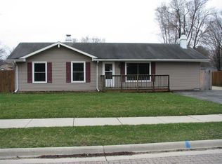 1523 Roosevelt Rd, Machesney Park, IL 61115