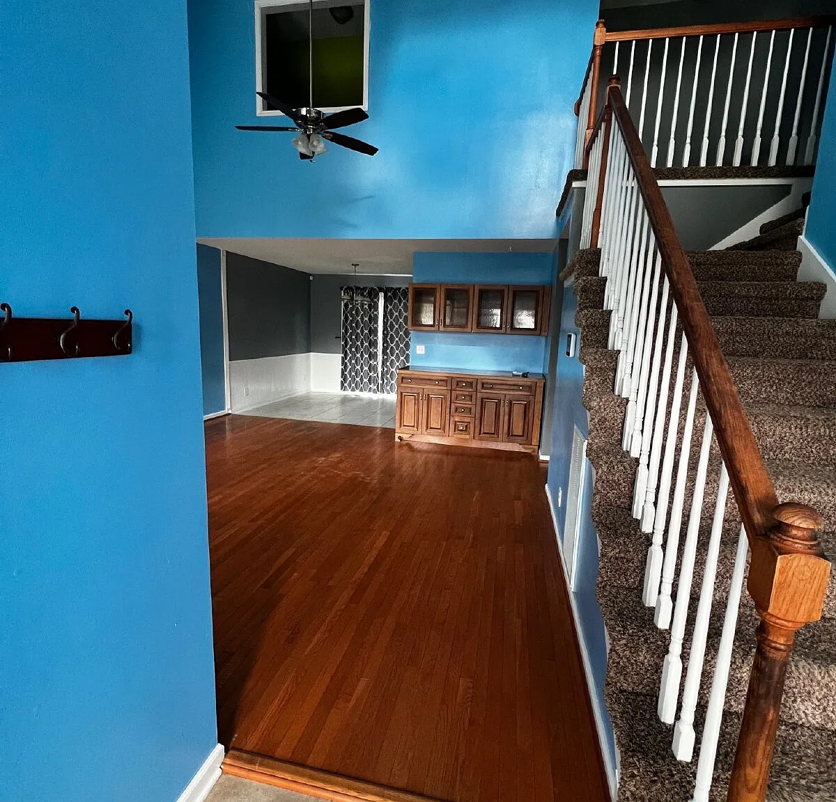 3 bed, 2.5 bath, 1987 sqft, $1,820 — Photo 2