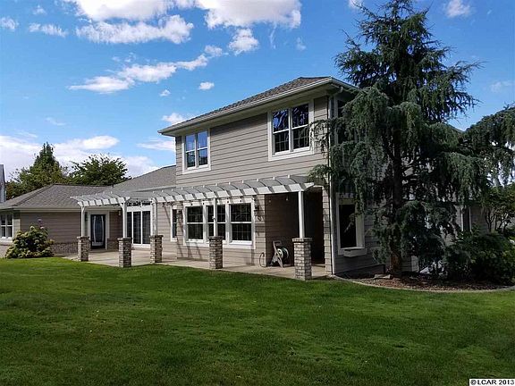 3rd image of 4007 Fairway Dr