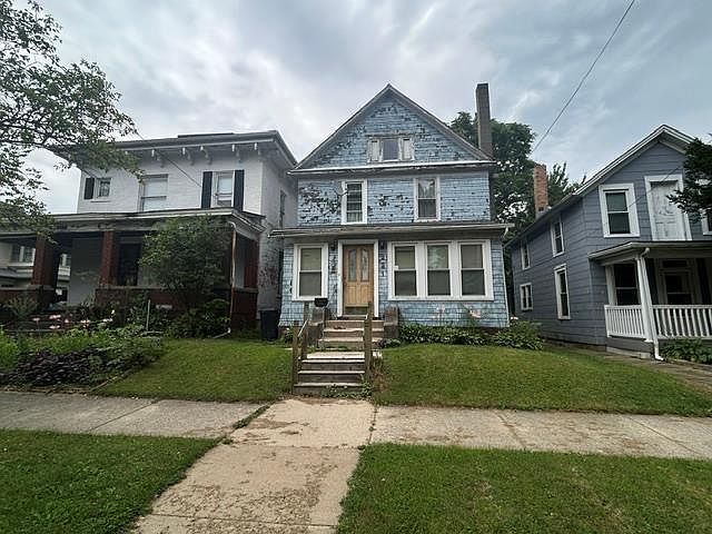 1st image of 221 S Boston St