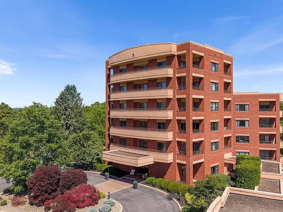 1st image of 455 Windmere Dr APT 4B