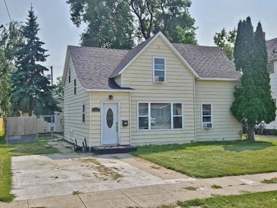 322 4th St SE, Rugby, ND, 58368