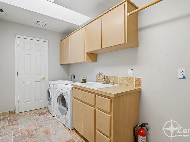 6903 SE Riverside Dr #3 — Photo 16