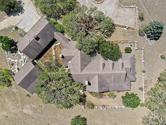 4th image of 160 Live Oak Ln