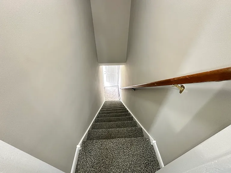 1301 N Gravel Pike #B — Photo 3