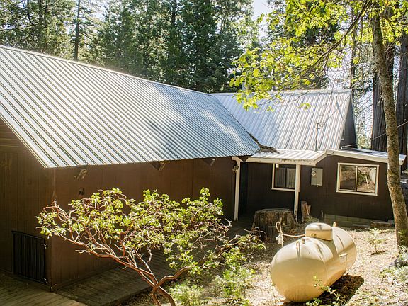 2nd image of 10608 Spruce Dr