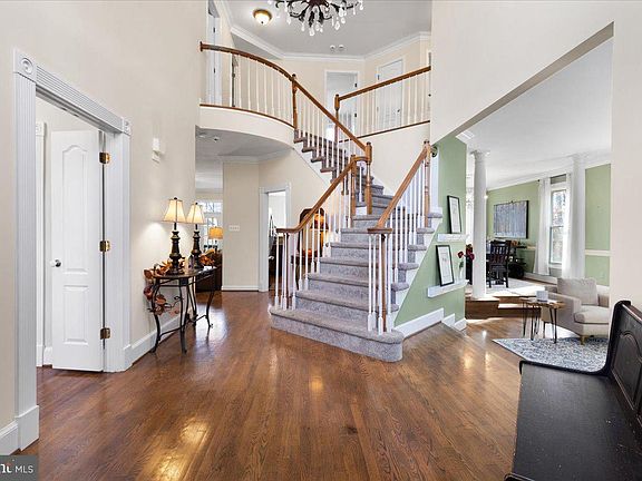 5th image of 6705 Bay Valley Ln
