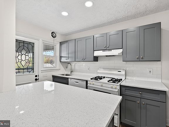 3rd image of 1870 Yakona Rd