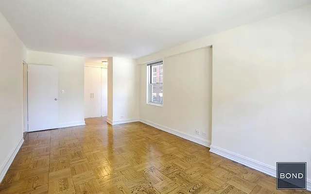 Rented by Bond New York | media 26