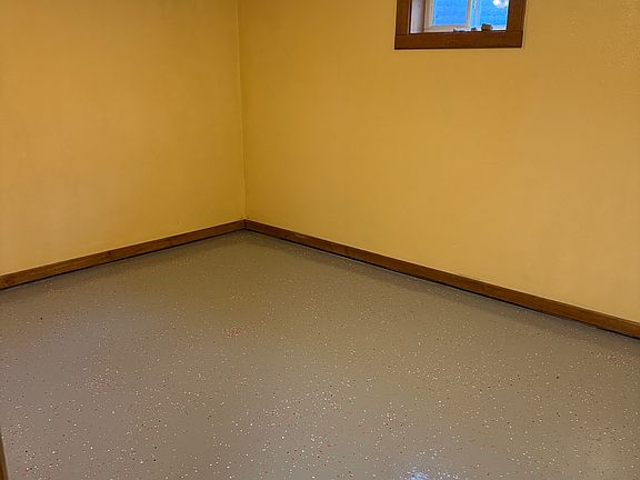 3rd image of 1075 McDougall Dr