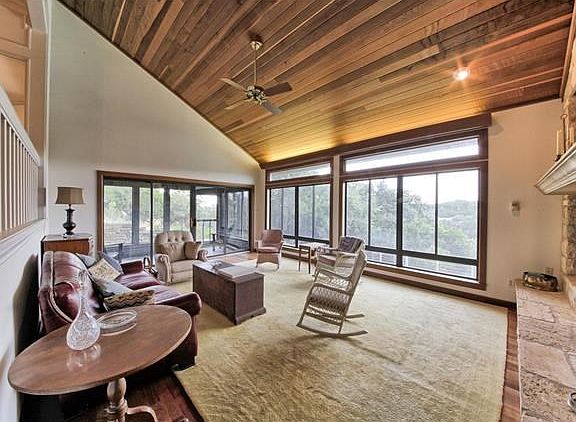 Great room - screened garden room at far end