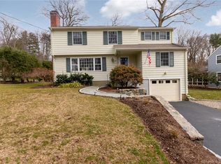 37 Limerick Rd, Fairfield, CT 06824