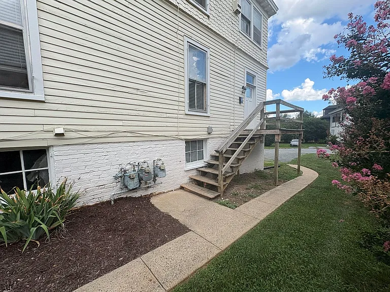 2461 Rivermont Ave #C — Photo 2