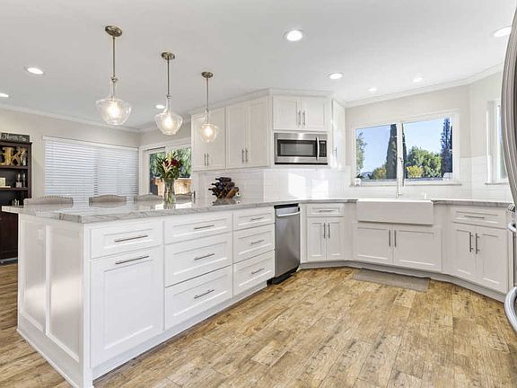 3rd image of 5184 Galano Dr