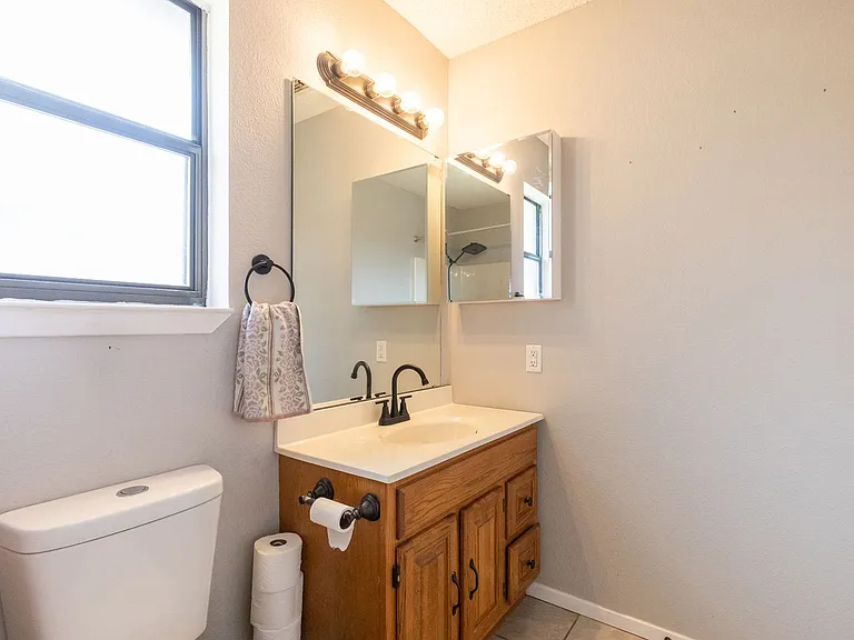 3818 Wake Forest Ln — Photo 18
