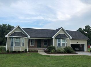 1011 Newton Rd, Burns, TN 37029