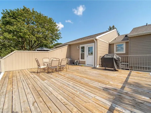65 Glamis Rd #19, Cambridge, ON N1R 6W4