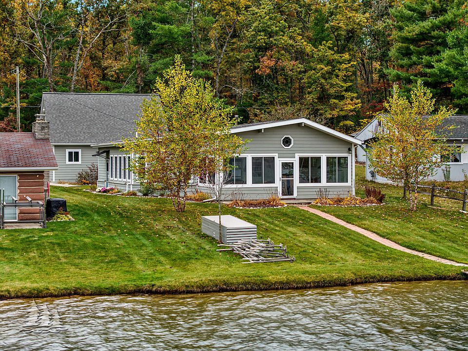 1st image of 4708 Pinewood Dr